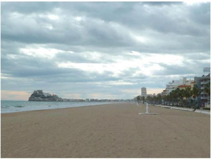 The Beach Across The Street Peníscola Exterior foto